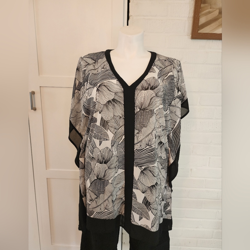 Merona Black White Floral Kimono Blouse Size Small Sheer Overlay